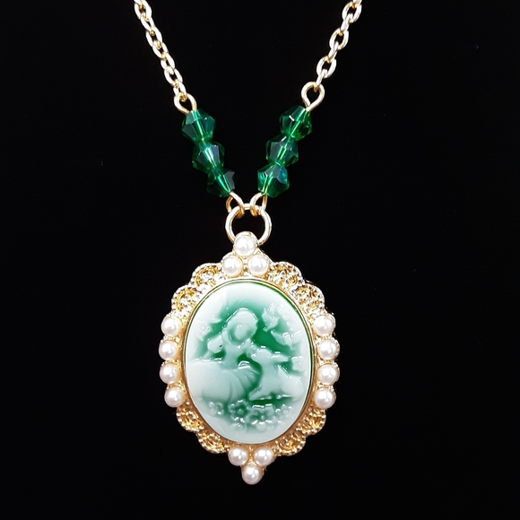 Handmade Cameo Necklace Girl And Baby Deer Green White With Preciosa Crystals - Picture 2 of 5